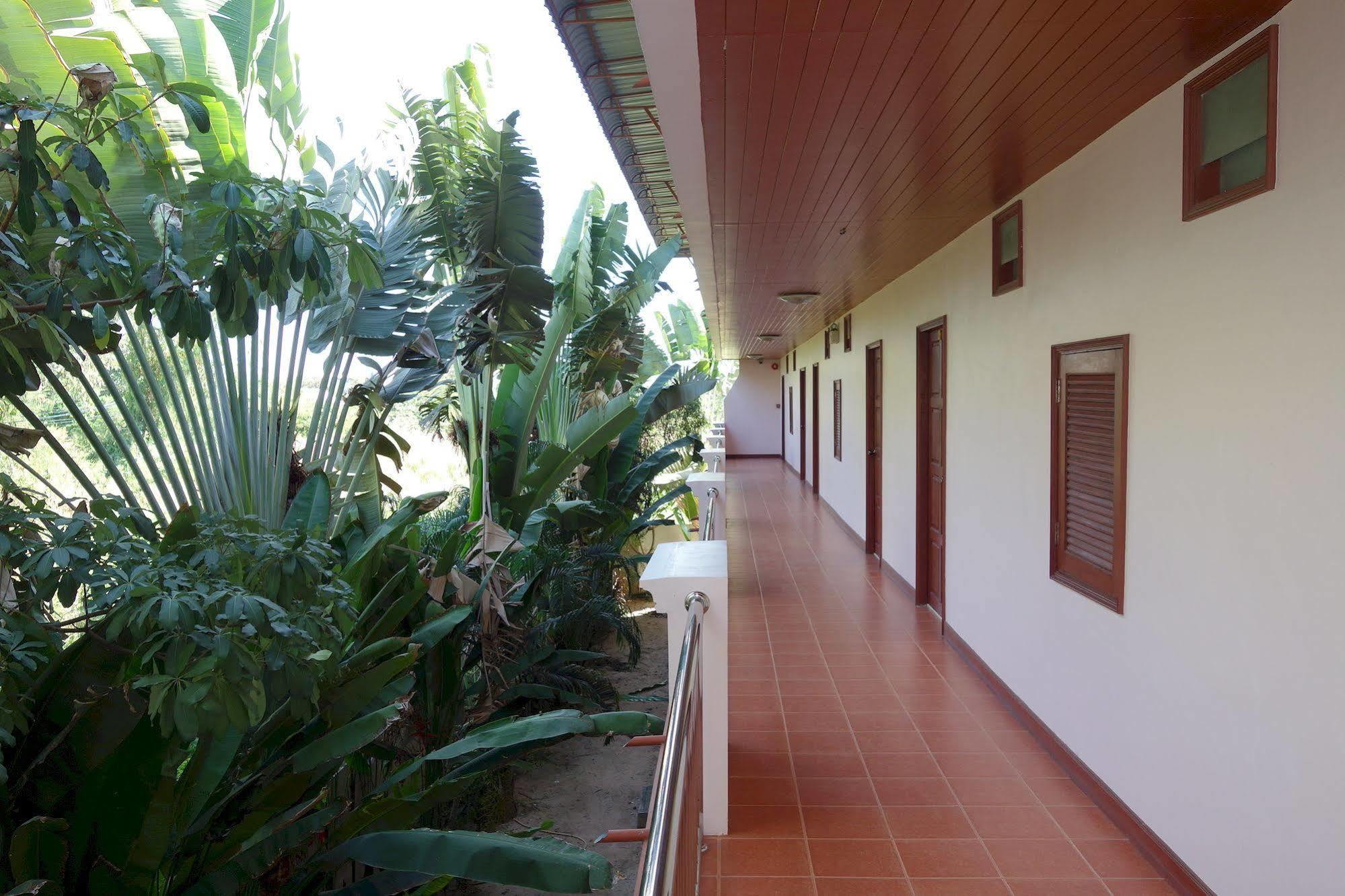 Jungle Resort Джомтьен Экстерьер фото